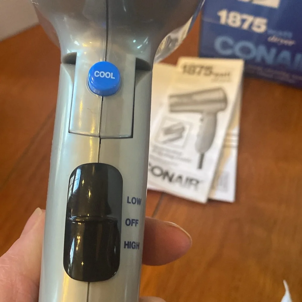 Conair 1875 Watt Hair Dryer in Silver compact folding travel works